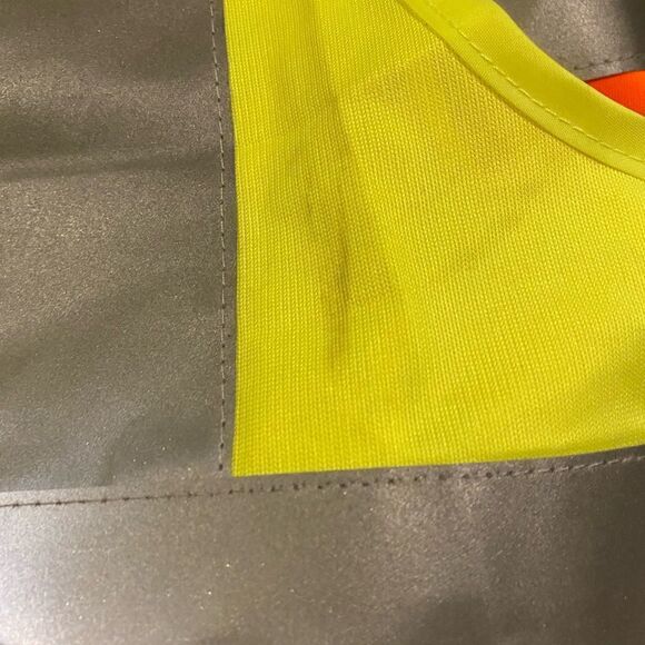 3M High-Visibility Yellow Reflective Personal Safety Vest Bundle of 3 - Picture 4 of 7